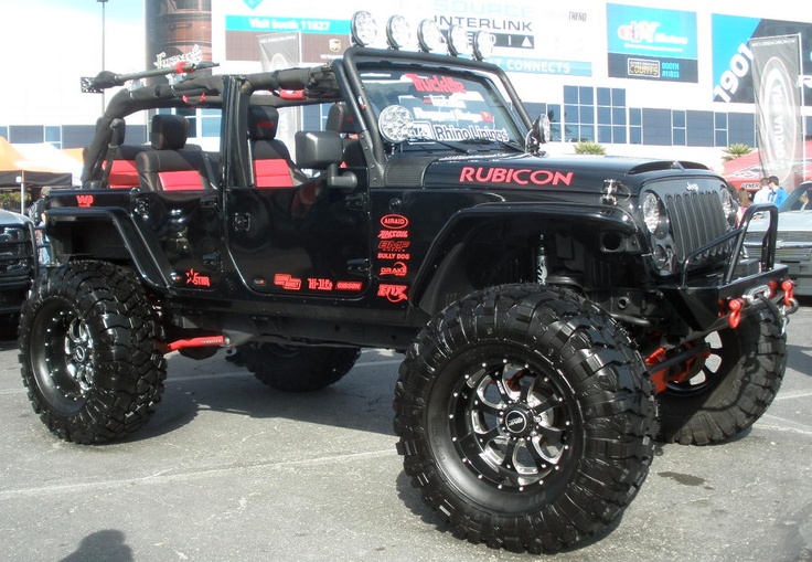 4 Door Custom Jeep Wrangler Rubicon I would love to take this on …
