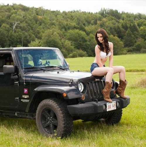 Photos of hot Jeep girls  theCHIVE