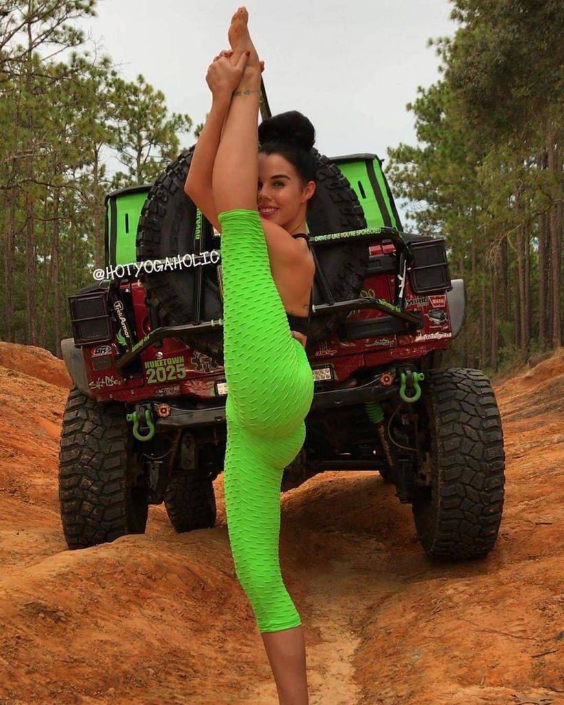 jeep girls babes chicks stretch yoga hot sexygirl  JEEP …
