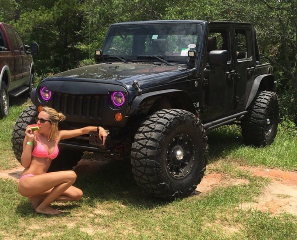 Jeep with black wheels rimshot girl in swimsuit  BLACK WHEELS …
