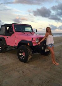 Barefooted Jeepgirls  Jeep girl