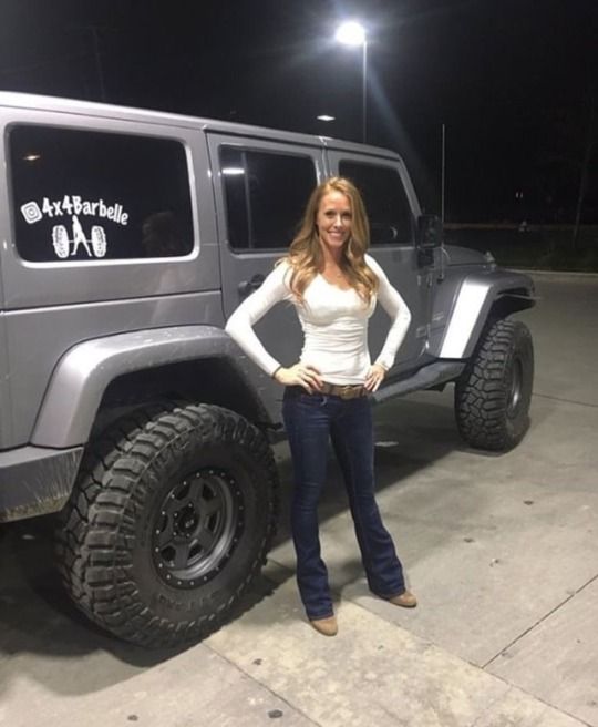 Pin on Hot Jeep Girls